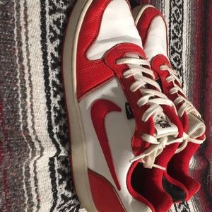 Cleaning out the closet. Don’t even remember what these are called. Nike.